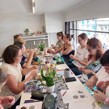 Afbeelding in Gallery-weergave laden, Knitkat Crafty afternoon 2024 English