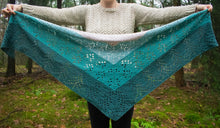 Afbeelding in Gallery-weergave laden, Garenpakket Dark Forest Shawl