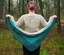 Afbeelding in Gallery-weergave laden, Garenpakket Dark Forest Shawl
