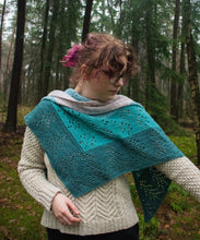 Afbeelding in Gallery-weergave laden, Garenpakket Dark Forest Shawl