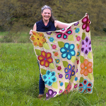 Afbeelding in Gallery-weergave laden, Maya’s Meadow CAL 2023 Garenpakket