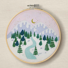 Afbeelding in Gallery-weergave laden, pre-order DMC Borduurkit Winter landscape 18,5cm