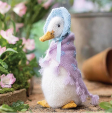 Afbeelding in Gallery-weergave laden, Het officiële Pieter Konijn breiboek