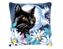 Afbeelding in Gallery-weergave laden, Kruissteekkussen poes in de nacht