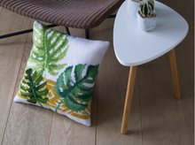 Afbeelding in Gallery-weergave laden, Kruissteekkussen kit Botanical