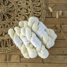 Afbeelding in Gallery-weergave laden, Scheepjes Nakid S. Undyed Alpaca Blend