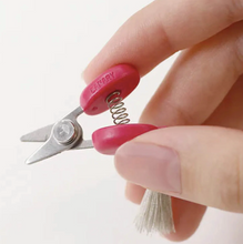 Afbeelding in Gallery-weergave laden, Cohana Seki mini schaar Kantsubaki roze