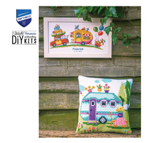 Afbeelding in Gallery-weergave laden, Kruissteekkussen kit op vakantie