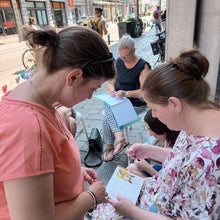 Afbeelding in Gallery-weergave laden, World wide knit in public day 2024