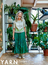 Afbeelding in Gallery-weergave laden, YARN Bookazine 11 Macro Botanica