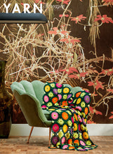 Afbeelding in Gallery-weergave laden, YARN Bookazine 11 Macro Botanica