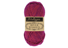 Afbeelding in Gallery-weergave laden, River Washed 942 Steenbras