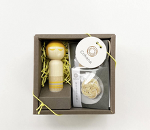 Afbeelding in Gallery-weergave laden, COHANA KOKESHI pop speldenkussen set Geel