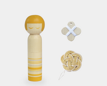 Afbeelding in Gallery-weergave laden, COHANA KOKESHI pop speldenkussen set Geel