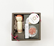 Afbeelding in Gallery-weergave laden, COHANA KOKESHI pop speldenkussen set roze