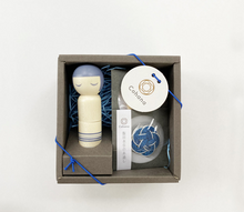 Afbeelding in Gallery-weergave laden, COHANA KOKESHI pop speldenkussen set blauw