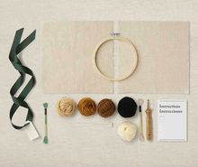 Afbeelding in Gallery-weergave laden, DMC punch needle kit Giraf