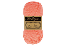 Afbeelding in Gallery-weergave laden, Scheepjes Softfun 2636 Soft Coral