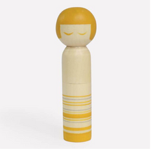 Afbeelding in Gallery-weergave laden, COHANA KOKESHI pop speldenkussen geel