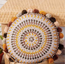 Afbeelding in Gallery-weergave laden, Anchor Haakpakket Naturel Mandala Kussen