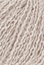 Afbeelding in Gallery-weergave laden, Luma Lang Yarns

