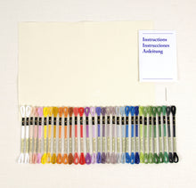 Afbeelding in Gallery-weergave laden, DMC Kit katten in bloemenveld
