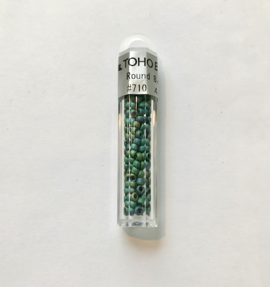 TOHO Beads 710