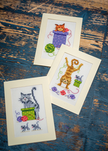 Afbeelding in Gallery-weergave laden, Wenskaarten speelse katten set van 3

