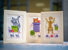 Afbeelding in Gallery-weergave laden, Wenskaarten speelse katten set van 3
