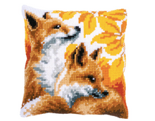 Afbeelding in Gallery-weergave laden, Kruissteekkussen kit vosjes in de herfst
