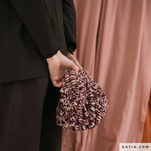 Afbeelding in Gallery-weergave laden, Katia N°124 Crochet 21 models - Nl- Fr - It

