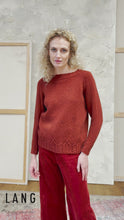 Video laden en afspelen in Gallery-weergave, FAM 290-005 Laree - Trui - Breien Top Down
